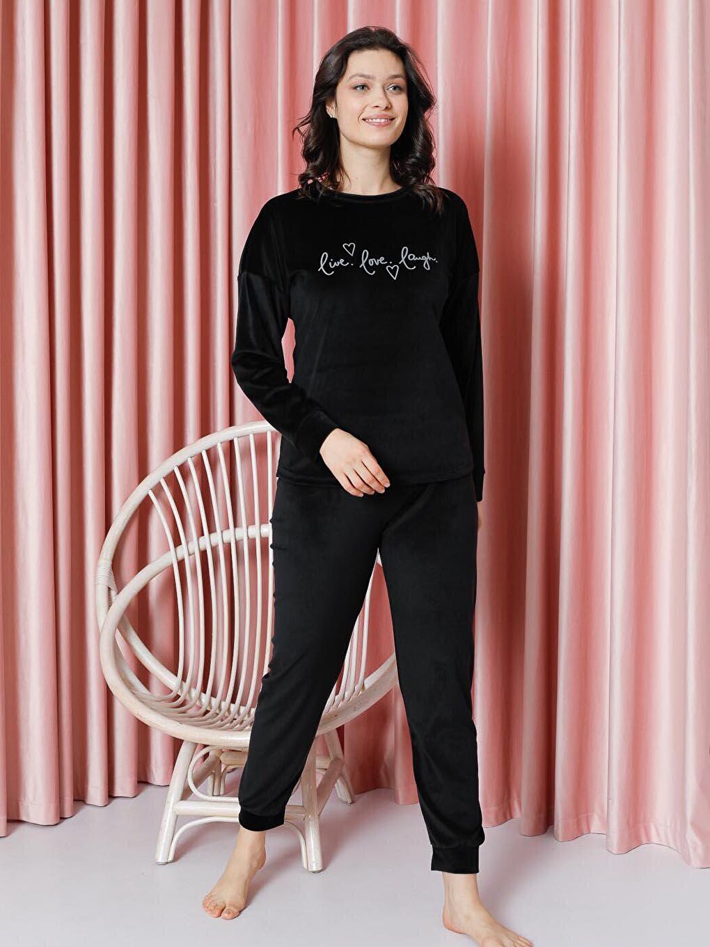 Siyah Kadın Pijama Takımı Fransız Kadife Kol Paça Manşetli Live Love Laugh Kışlık Mevsimlik-3
