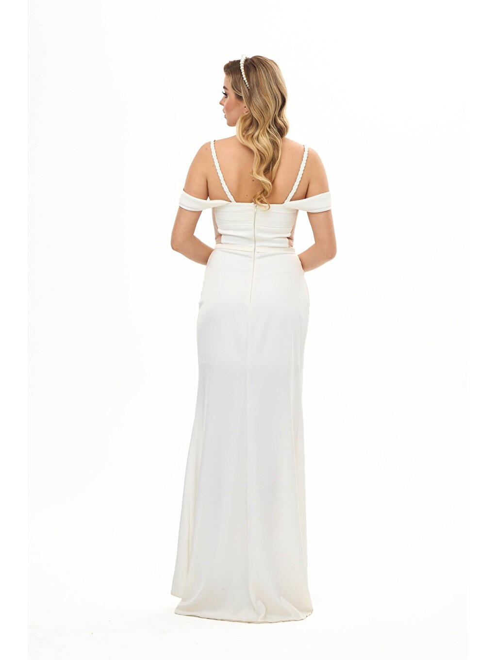 Ekru Askılı Yırtmaçlı Saten Nikah Elbisesi-5