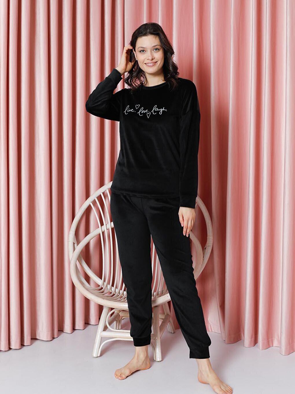 Siyah Kadın Pijama Takımı Fransız Kadife Kol Paça Manşetli Live Love Laugh Kışlık Mevsimlik-4