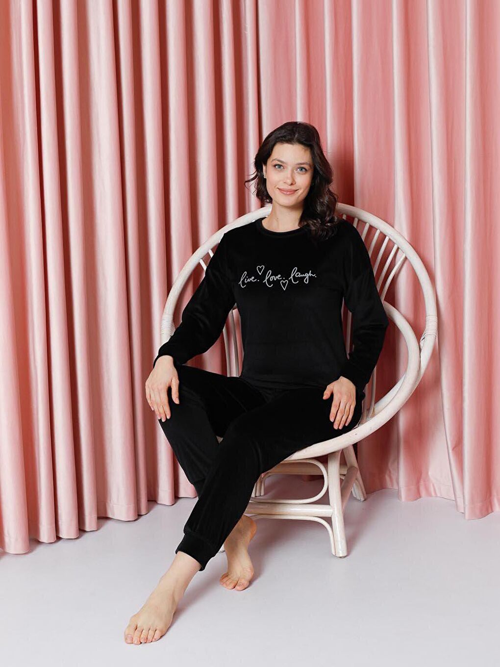 Siyah Kadın Pijama Takımı Fransız Kadife Kol Paça Manşetli Live Love Laugh Kışlık Mevsimlik-5