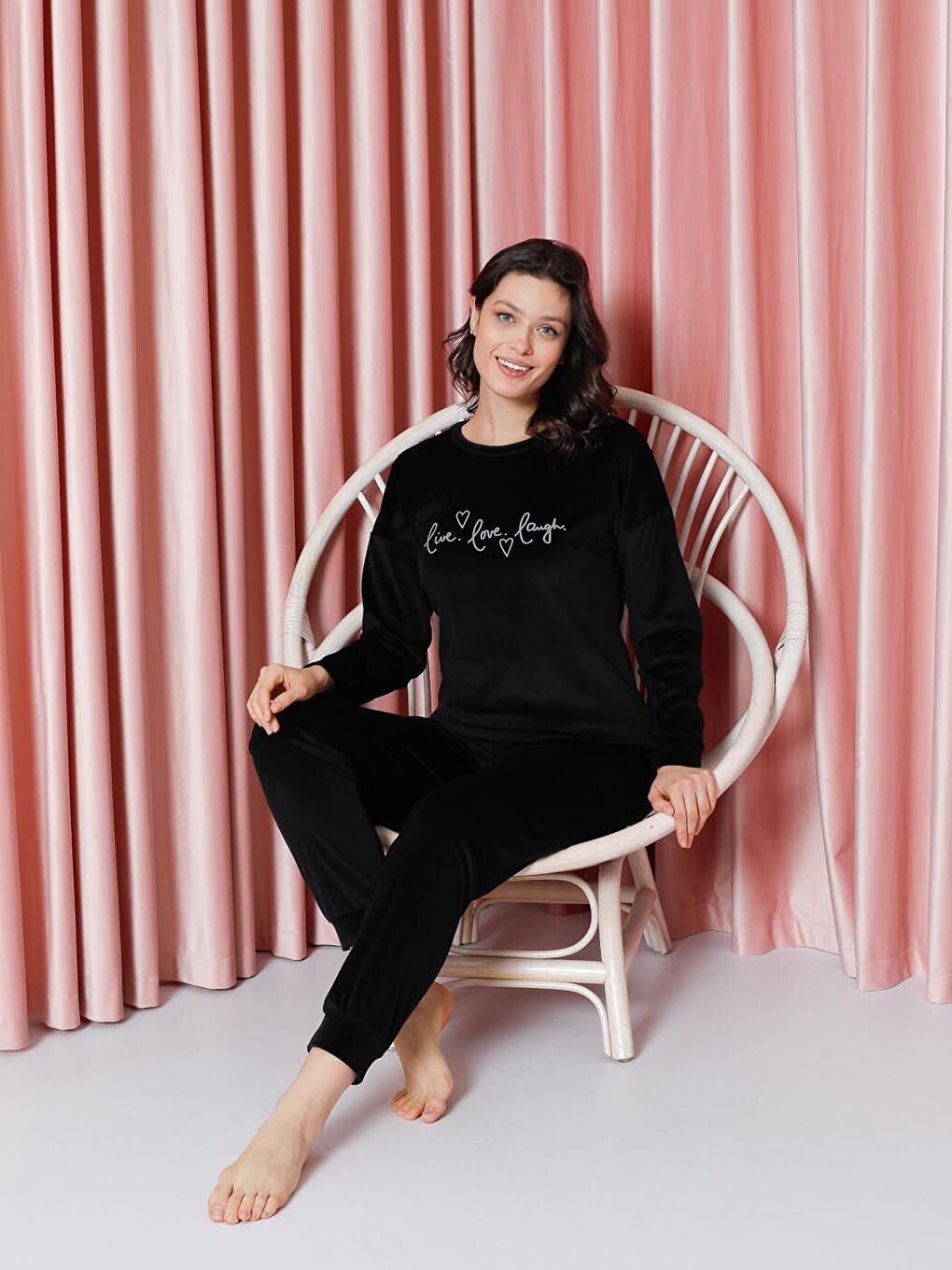 Siyah Kadın Pijama Takımı Fransız Kadife Kol Paça Manşetli Live Love Laugh Kışlık Mevsimlik-7
