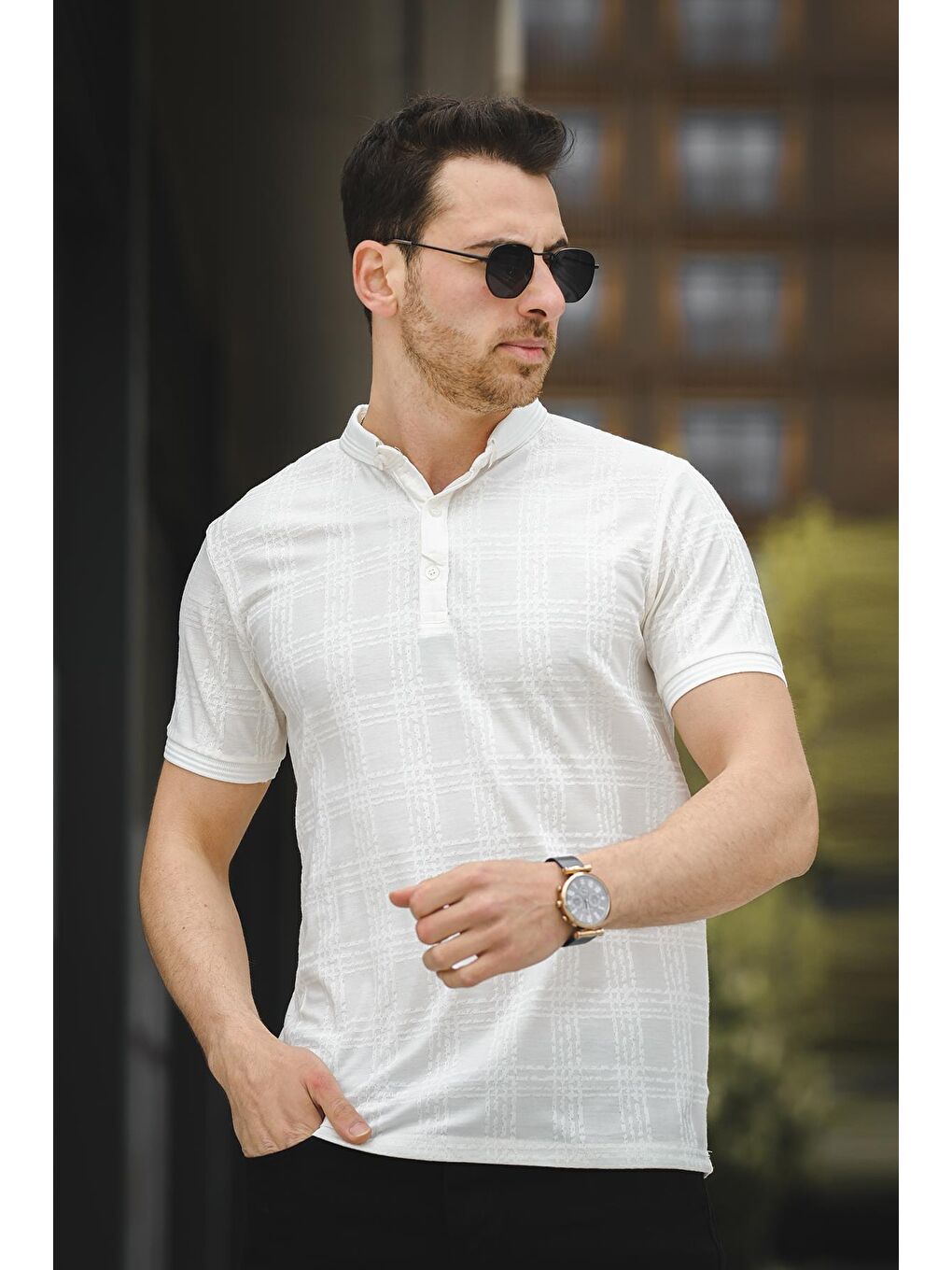 Beyaz Örme Jakar Kumaş Desenli Polo Yaka Erkek Tişört-1