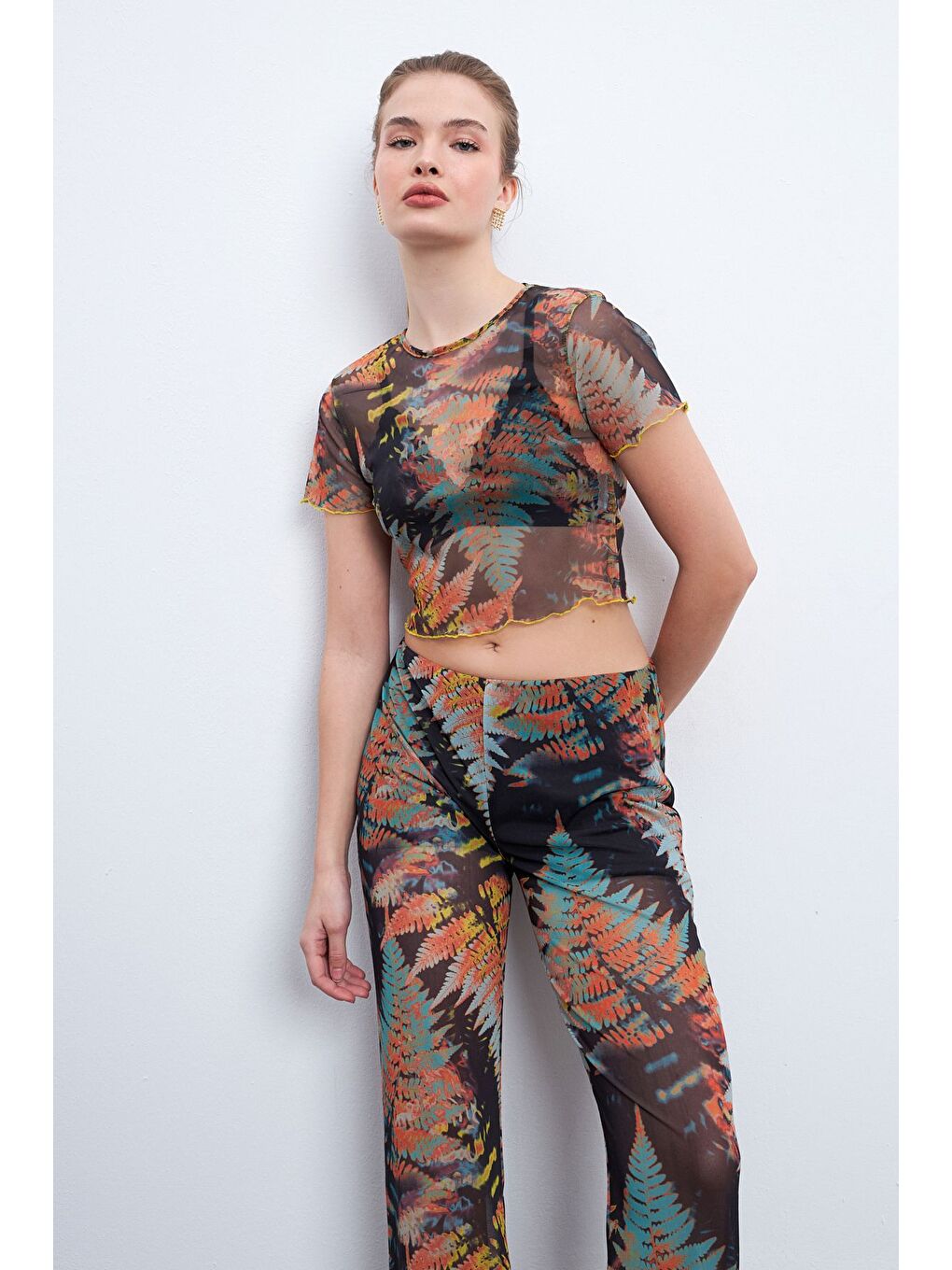 Yeşil Sonbahar Çam Desen Astarlı Kolsuz Tül Bluz-1