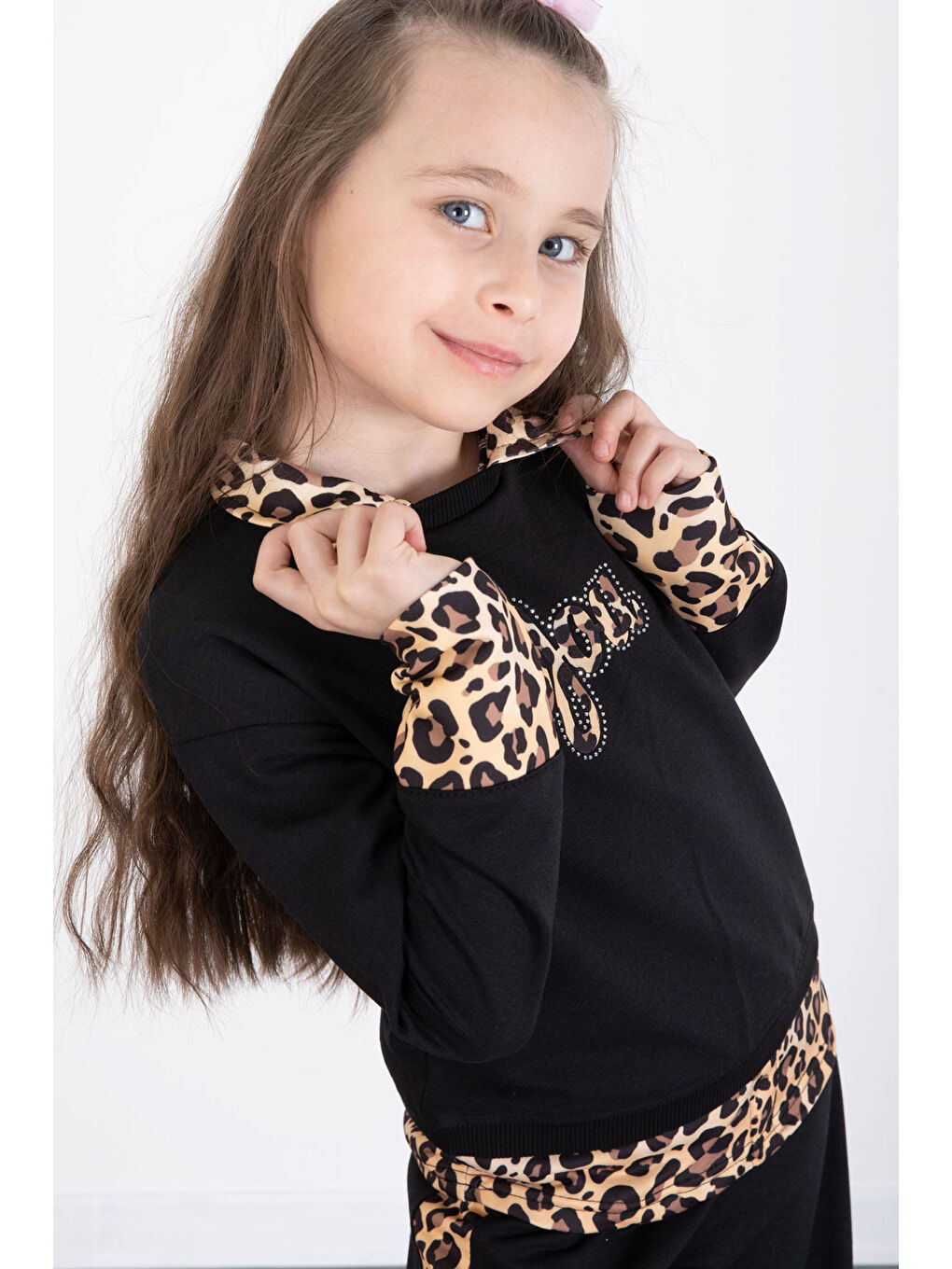 Siyah Leopar Şerit Detaylı Kalpli Kız Çocuk Alt Üst 2li Takım 20523-1