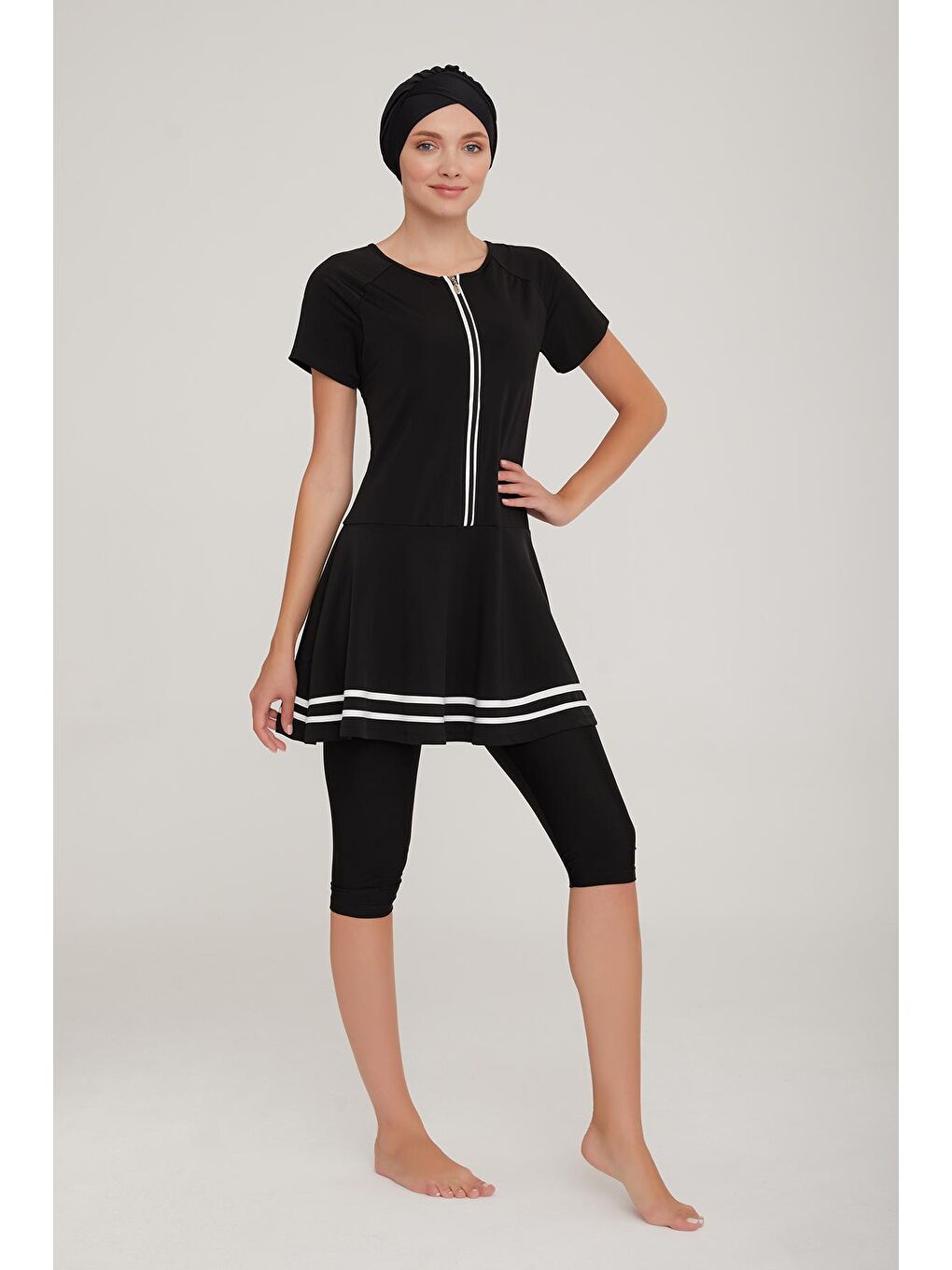 Kısa Kol Taytlı Yarı Kapalı Mayo Isabela 3900 Siyah-2