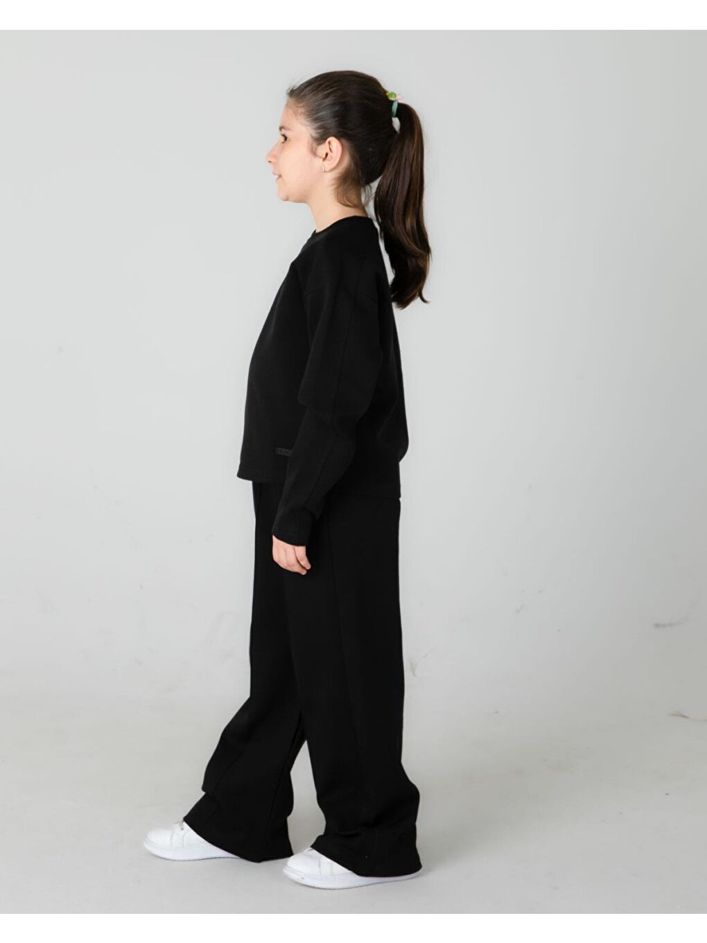 Siyah Bisiklet Yaka Geniş Paça Ayarlanabilir Lastikli Bel Kız Çocuk Eşofman Takımı-1