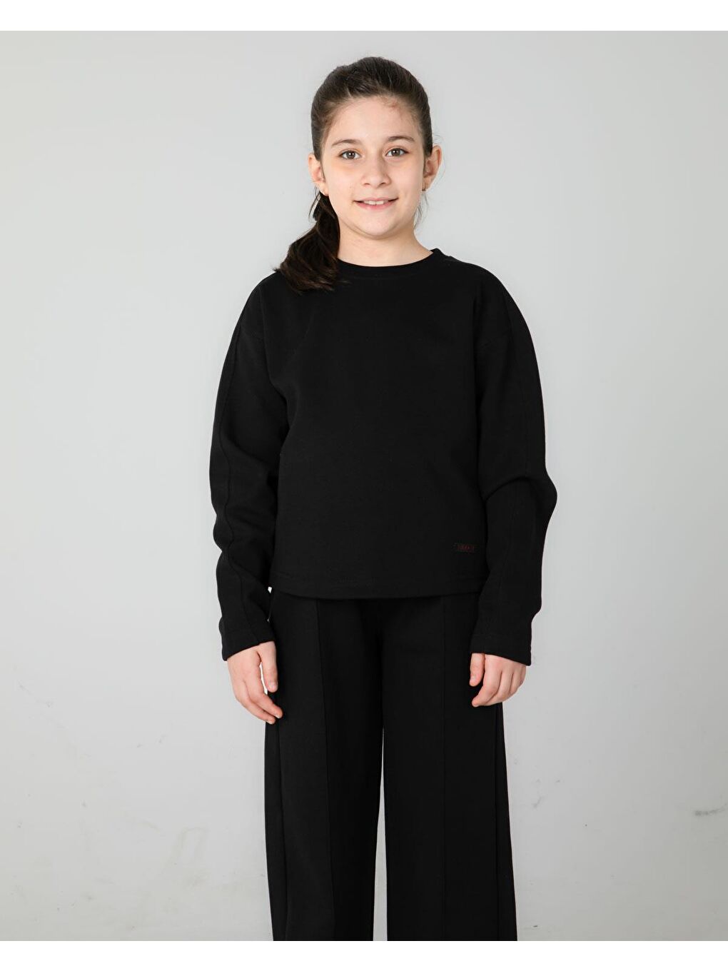 Siyah Bisiklet Yaka Geniş Paça Ayarlanabilir Lastikli Bel Kız Çocuk Eşofman Takımı-3