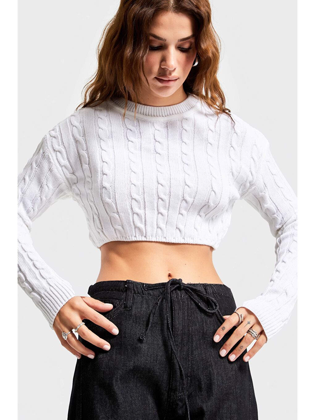 it's basic Kadın Beyaz Renk Balık Örgü Crop Fit Kazak