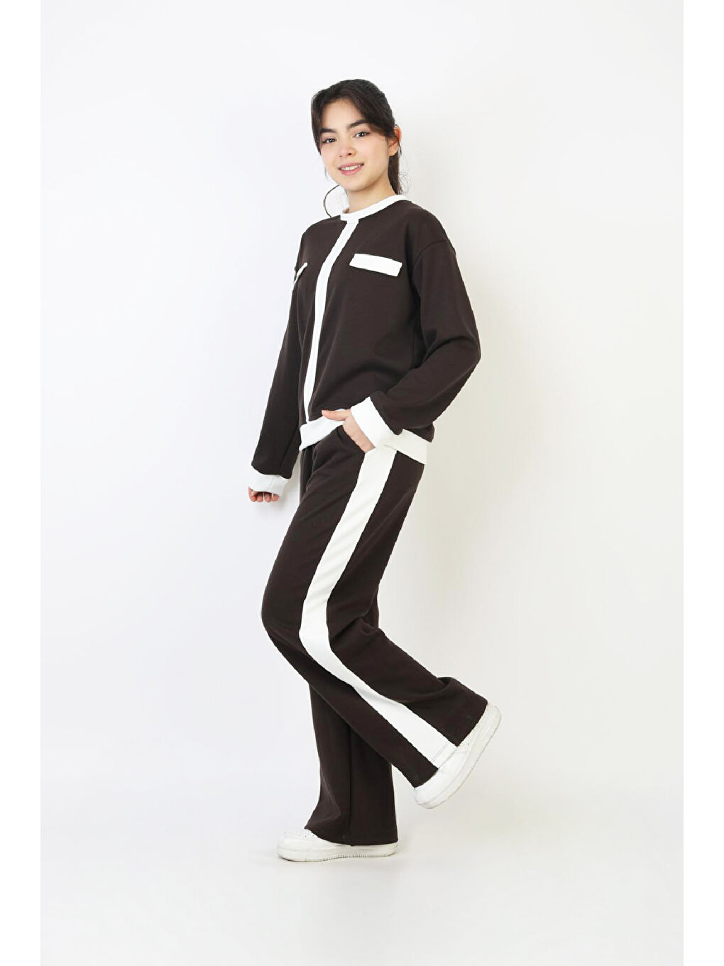 Kahverengi Kız Çocuk Garni Detaylı ve Geniş Paçalı Alt-Üst Takım 12502-1