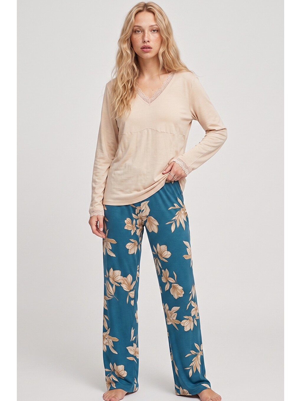 Karışık Dantelli Viskon Örme Pijama Takım 8021-1