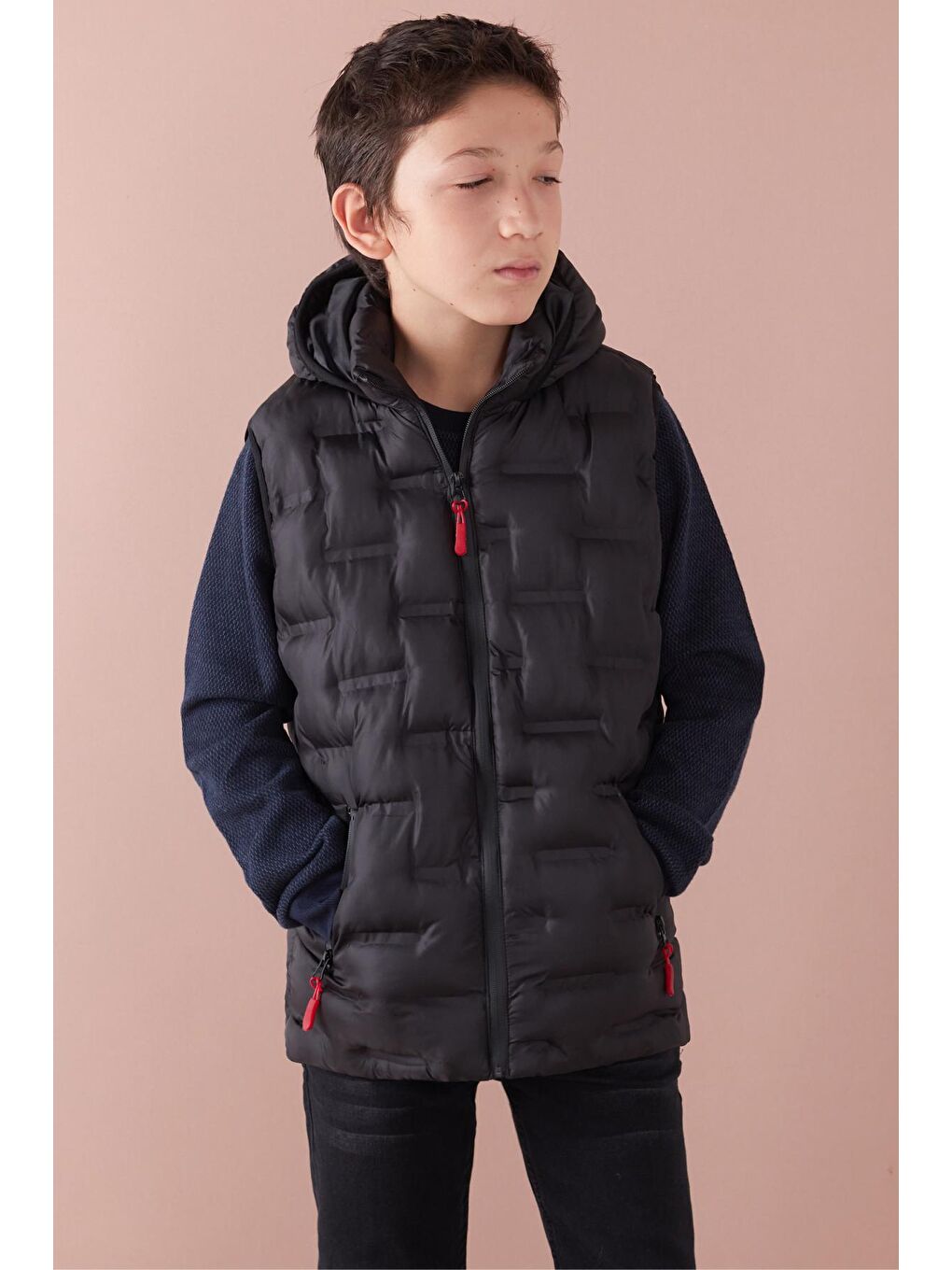 Siyah Erkek Çocuk Desenli Kapüşonlu Şişme Yelek 14582-1