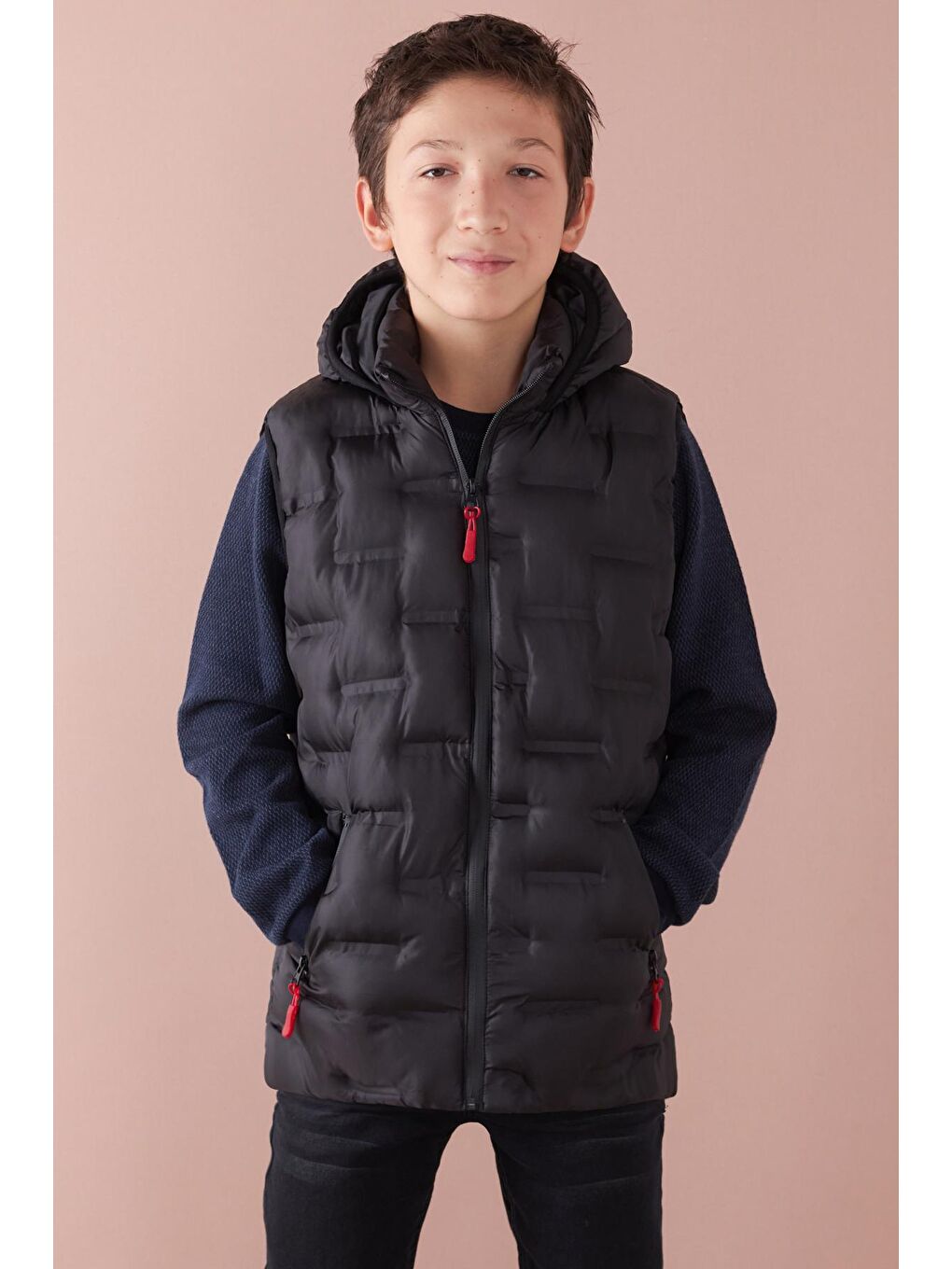 Siyah Erkek Çocuk Desenli Kapüşonlu Şişme Yelek 14582-2