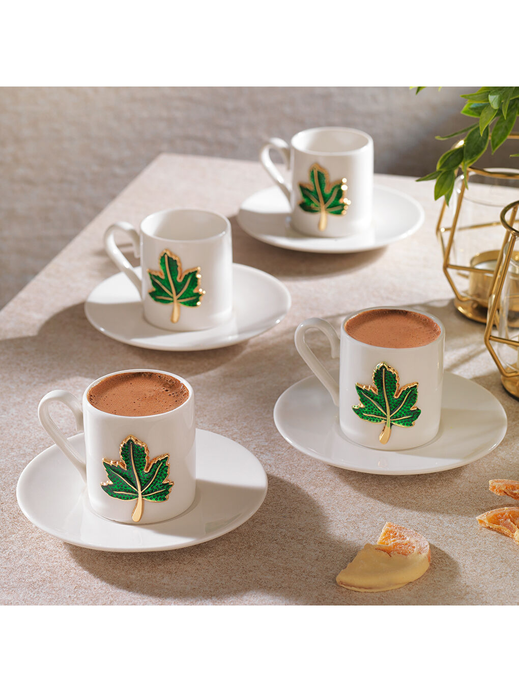 Beyaz Zyra 4 Kişilik Kahve Fincan Takımı 8 Parça-Yapraklı