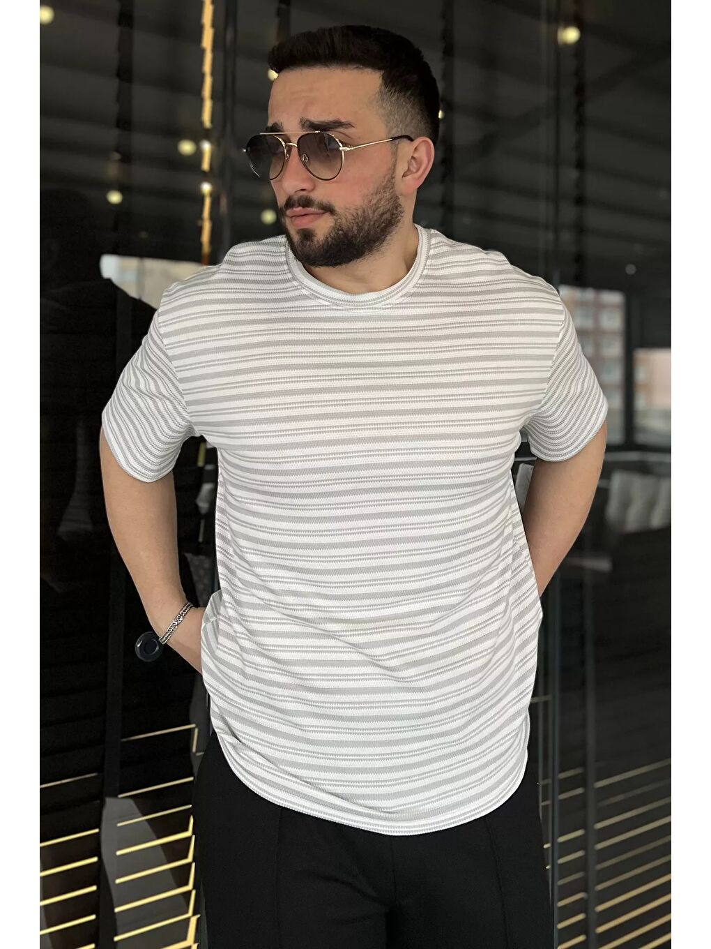 Gri Bisiklet Yaka Çizgi Desenli Erkek Tişört-1