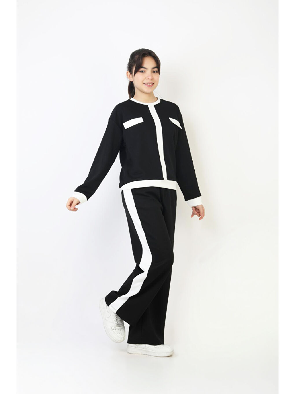 Siyah Kız Çocuk Garni Detaylı ve Geniş Paçalı Alt-Üst Takım 12502-1