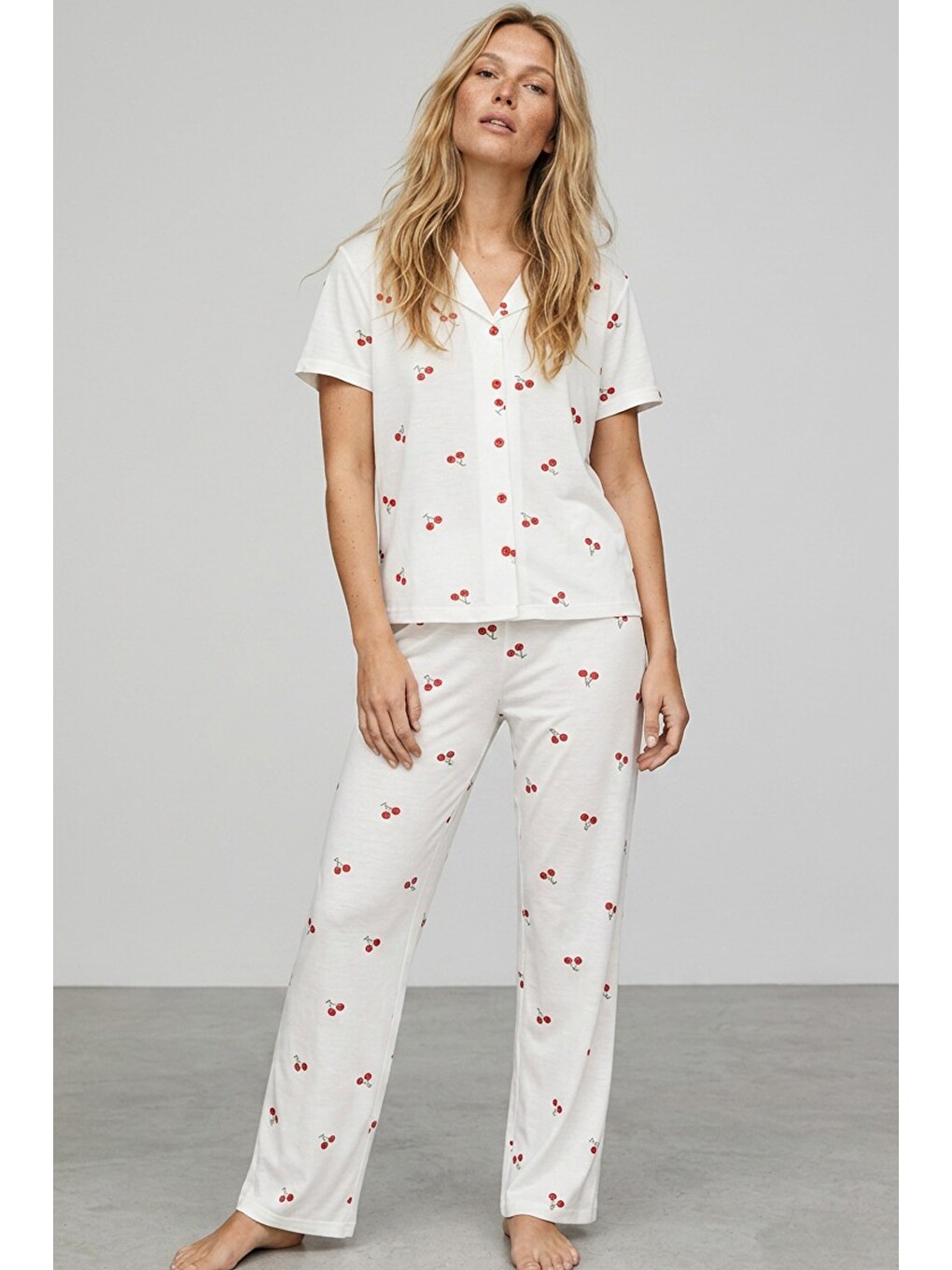 Kırmızı İnce Soft Örme Mevsimlik Düğmeli Pijama Takımı 8002-1