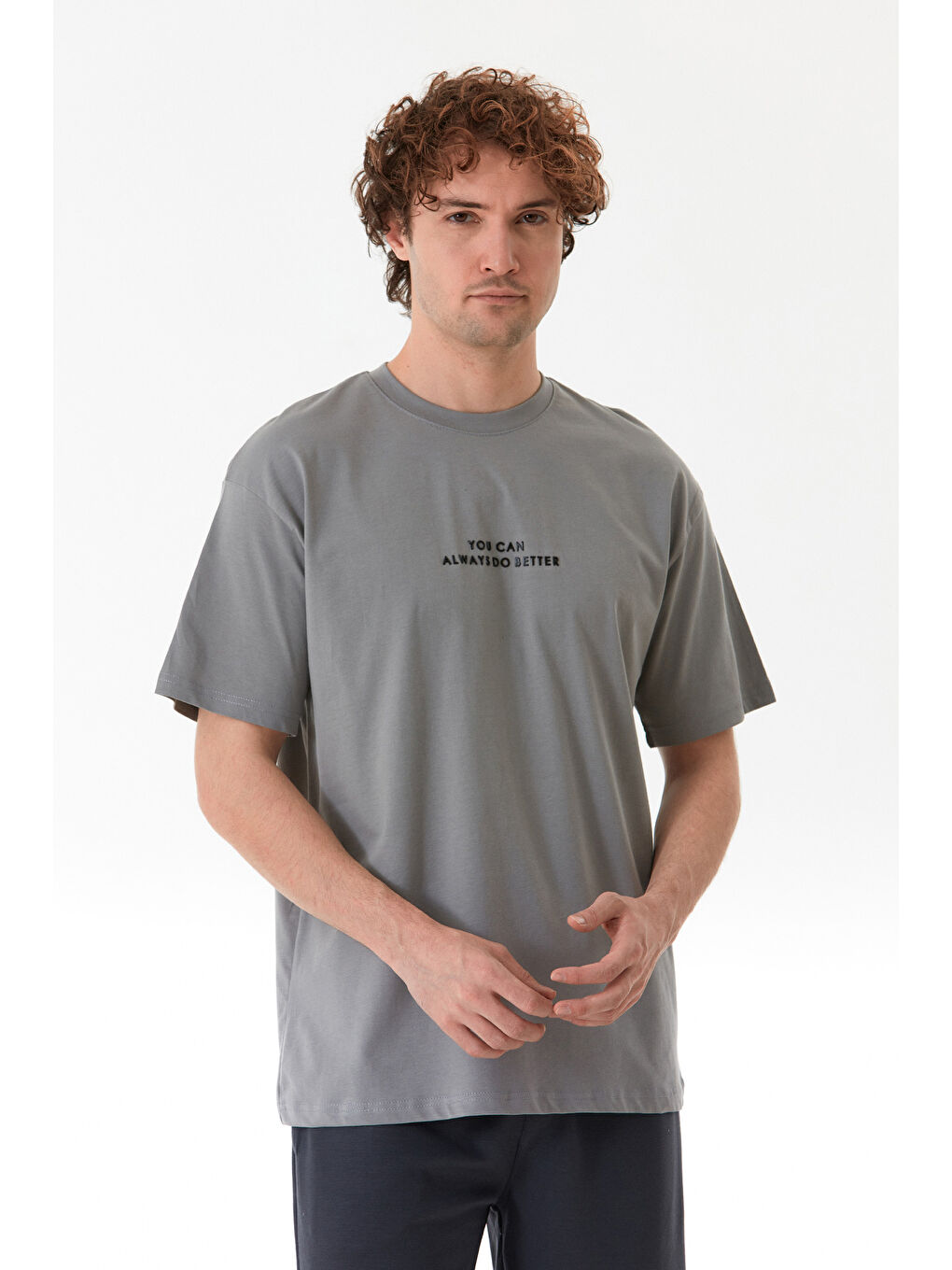 Gri Yazı Kabartma Baskılı Bisiklet Yaka Tişört-2