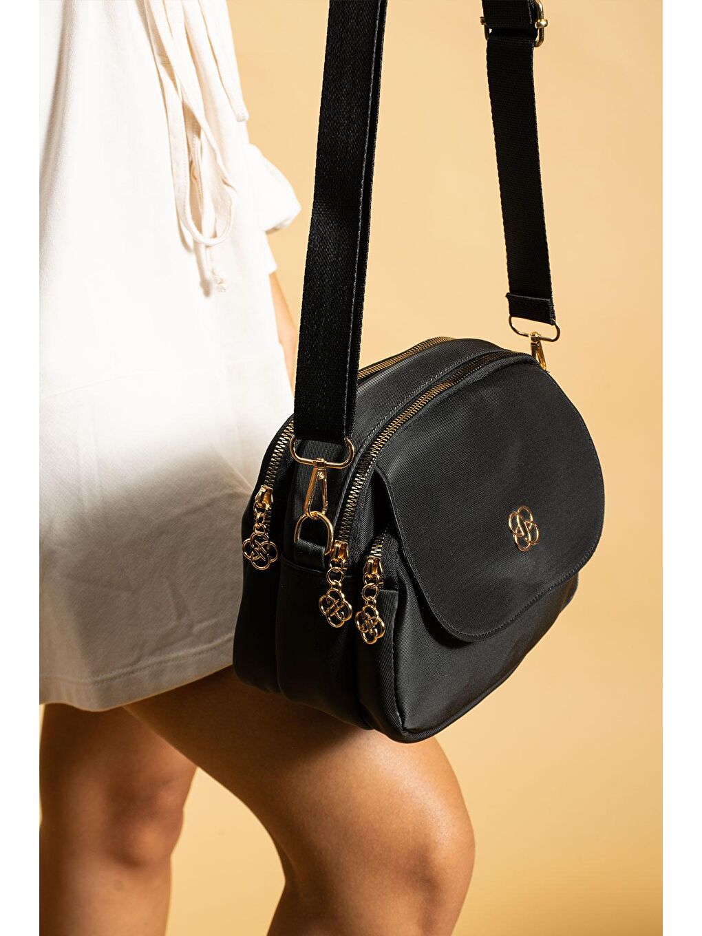 Siyah Ayarlanabilir Askılı 3 Bölmeli Fermuarlı Ön Kapaklı Kadın Omuz Çantası BAG5013-23-1