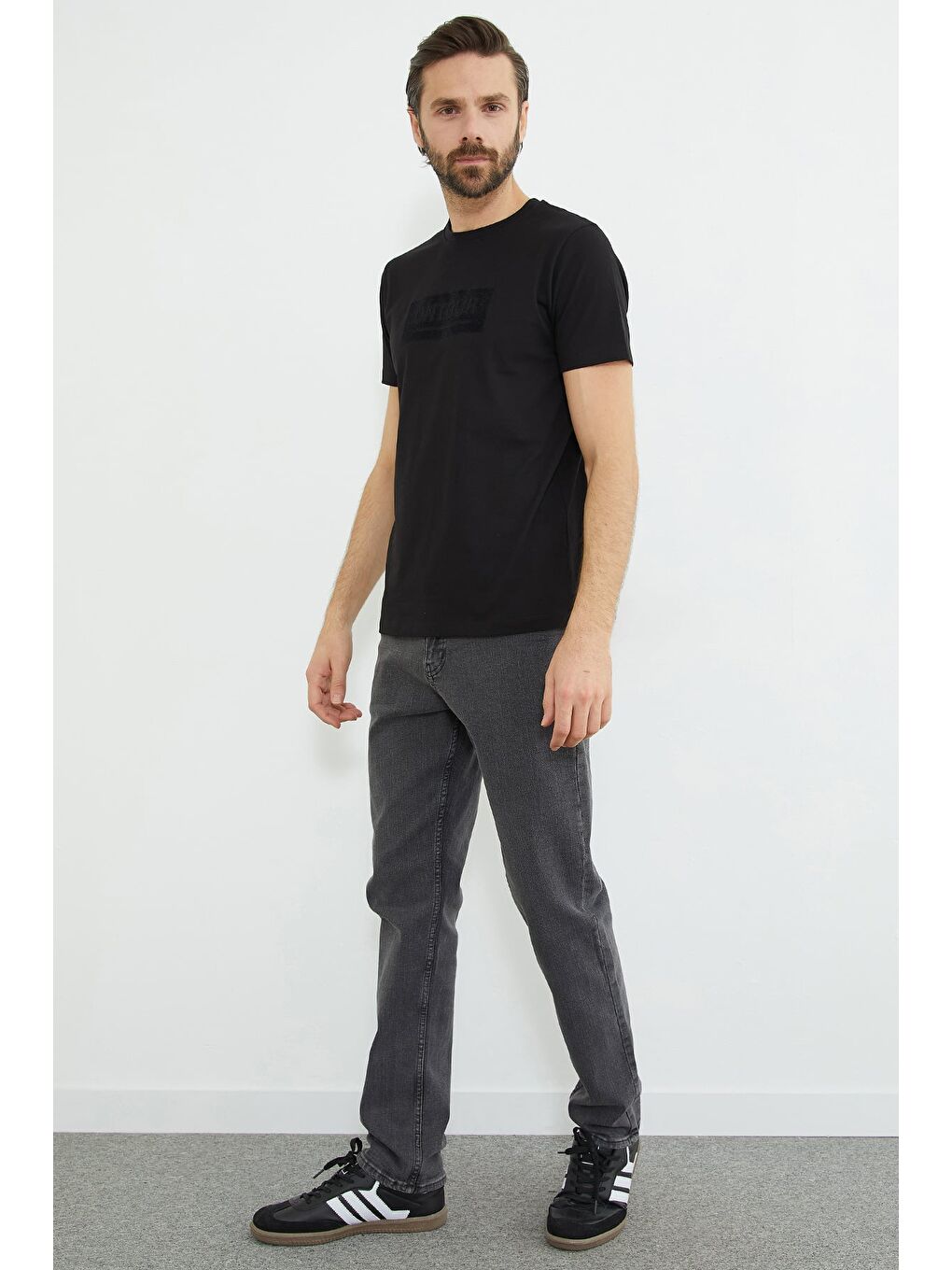 Siyah Ontour Yazı Baskılı Bisiklet Yaka Tişört-2