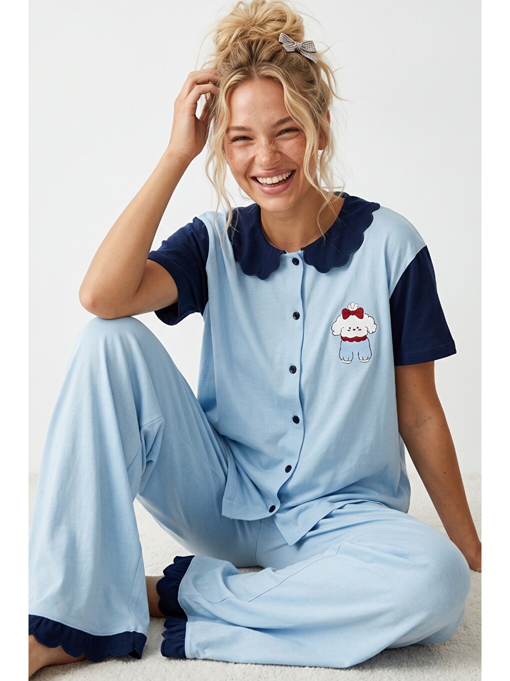 Mavi Yaka Detaylı Baskılı Düğmeli Pamuklu Örme Pijama Takımı 8010