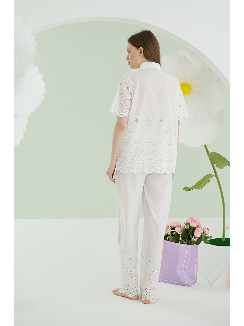 Beyaz Önden Düğmeli Pijama Takım-1