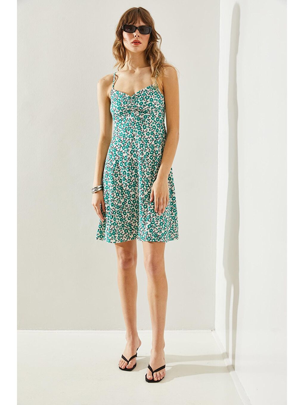 Yeşil Kadın Büzgü Detaylı Askılı Çiçek Desenli Mini Elbise-1