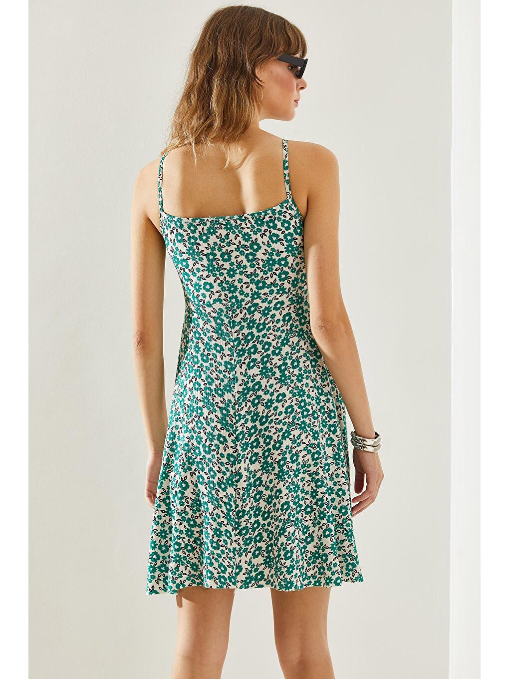 Yeşil Kadın Büzgü Detaylı Askılı Çiçek Desenli Mini Elbise-5