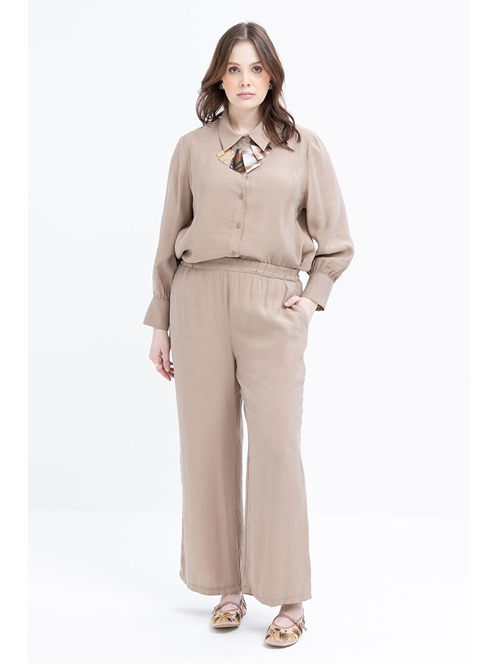 Bej Vizon-Yırtmaç Detaylı Büyük Beden Modal Pantolonlu Takım-2
