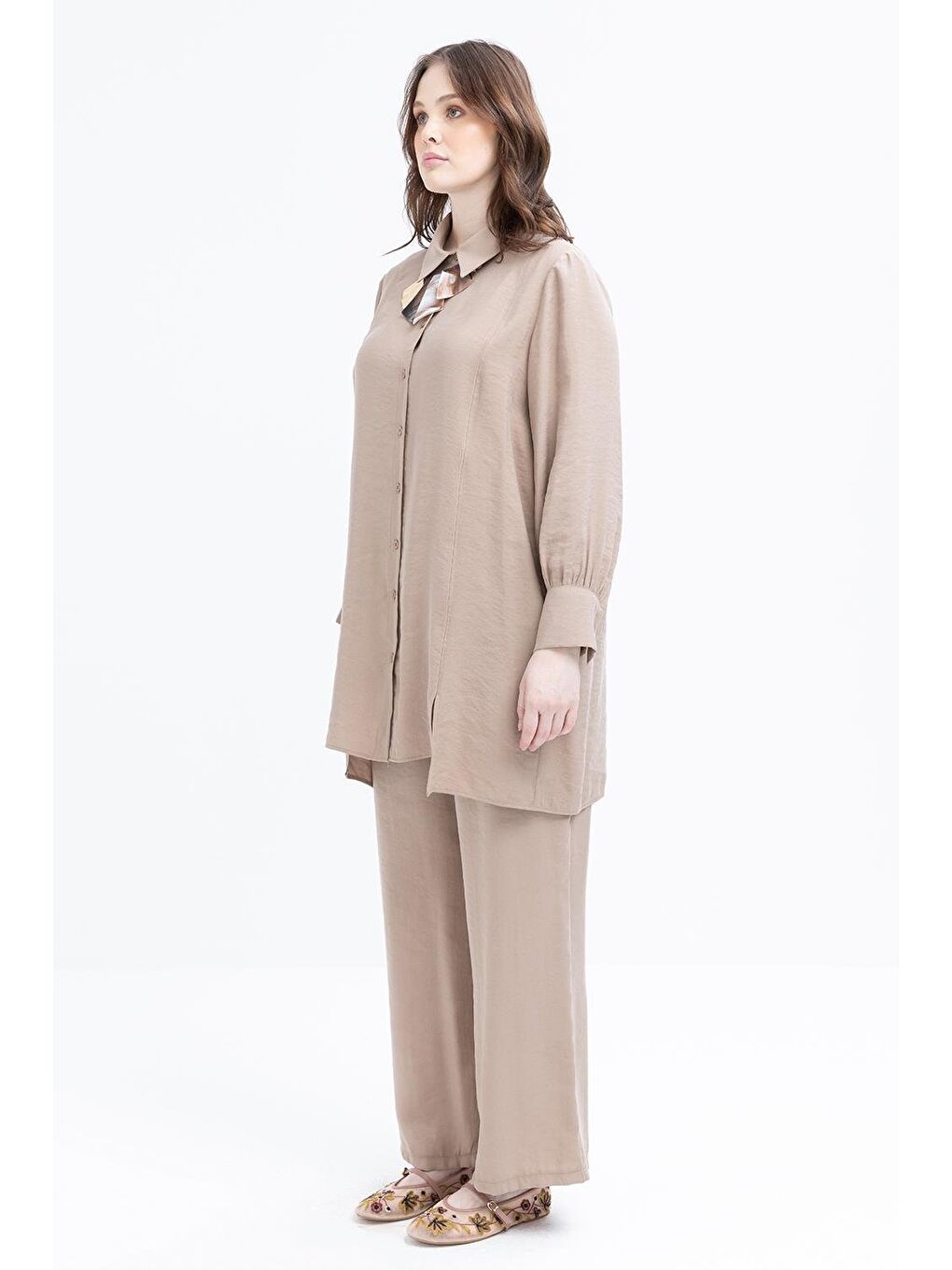 Bej Vizon-Yırtmaç Detaylı Büyük Beden Modal Pantolonlu Takım-3