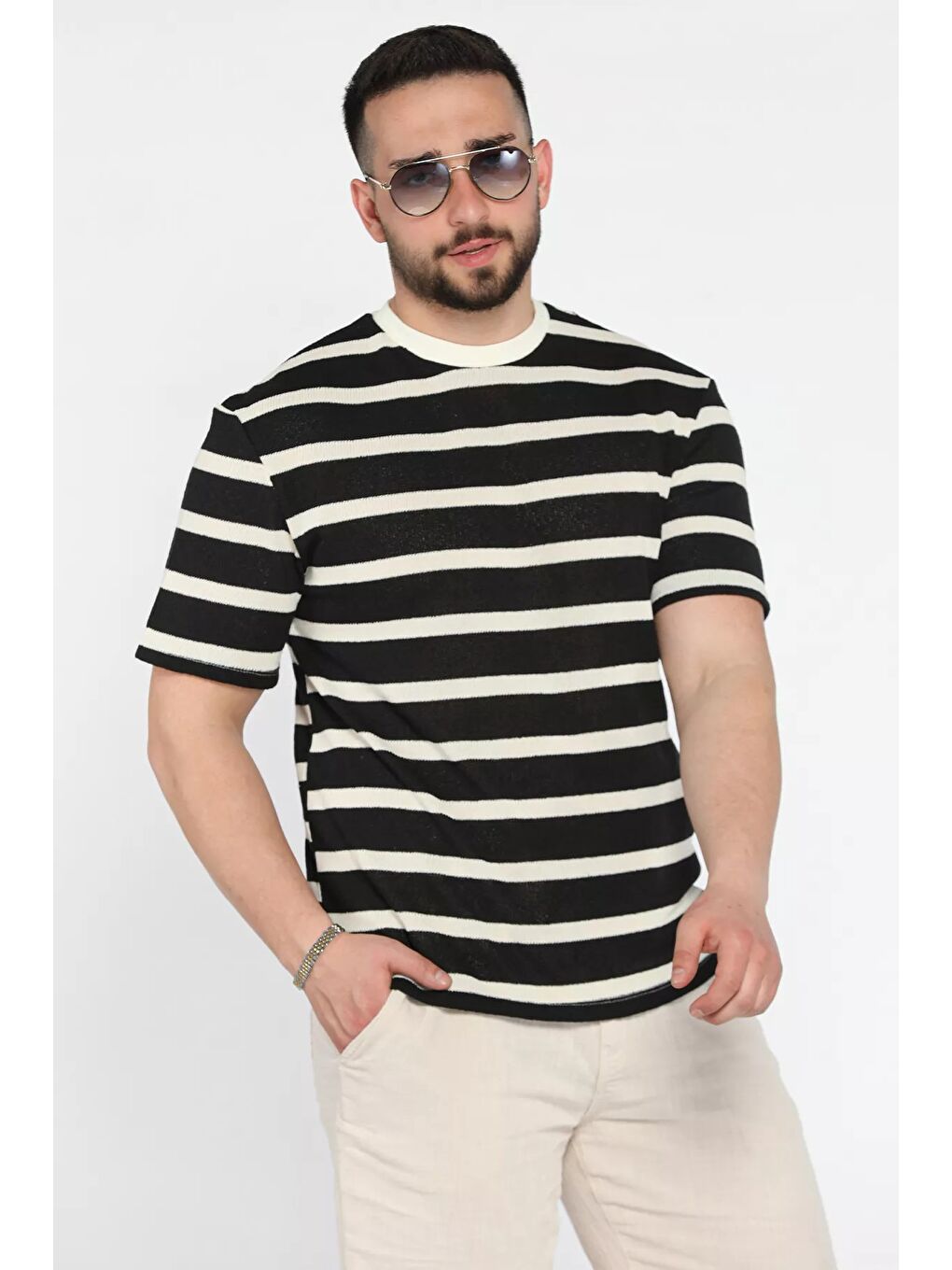 Siyah Erkek Bisiklet Yaka Şerit Desenli Örme Tişört