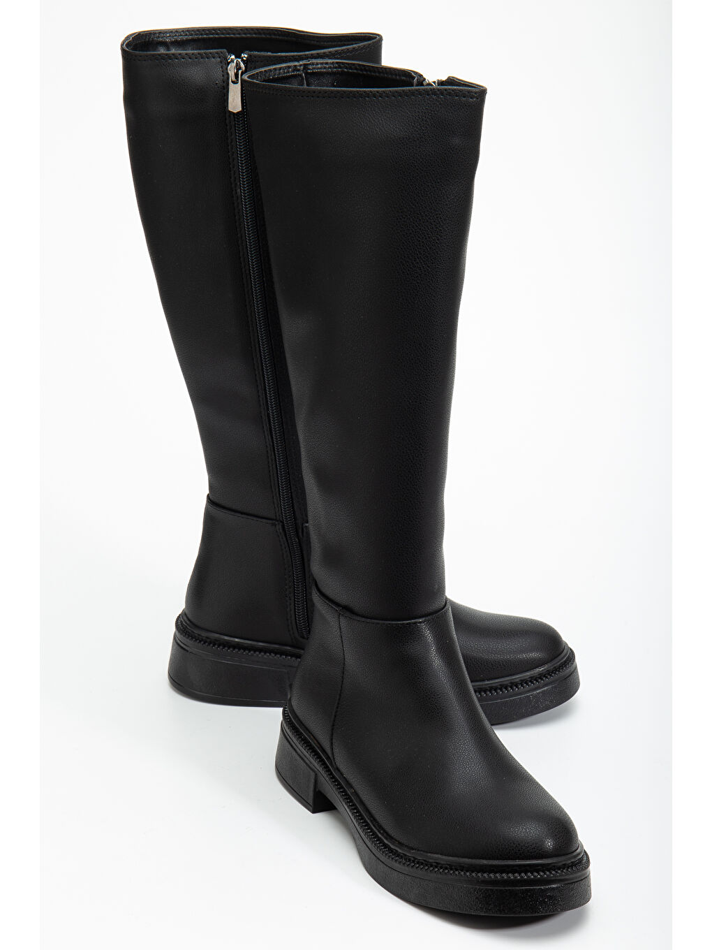 Kadın Siyah Cilt Kalın Termo Taban Fermuarlı Çizme-1