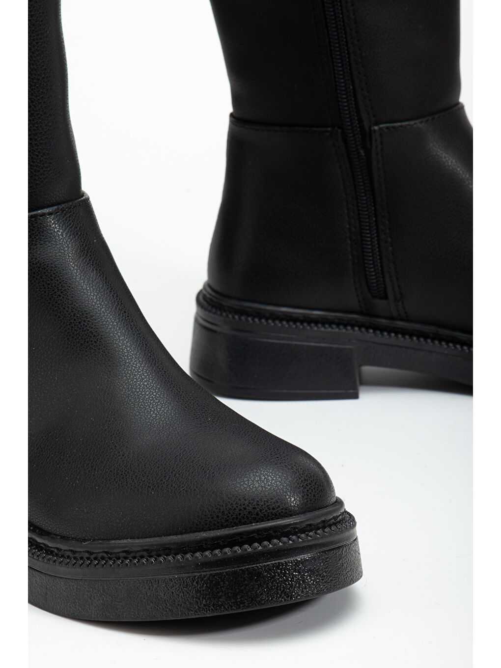 Kadın Siyah Cilt Kalın Termo Taban Fermuarlı Çizme-2