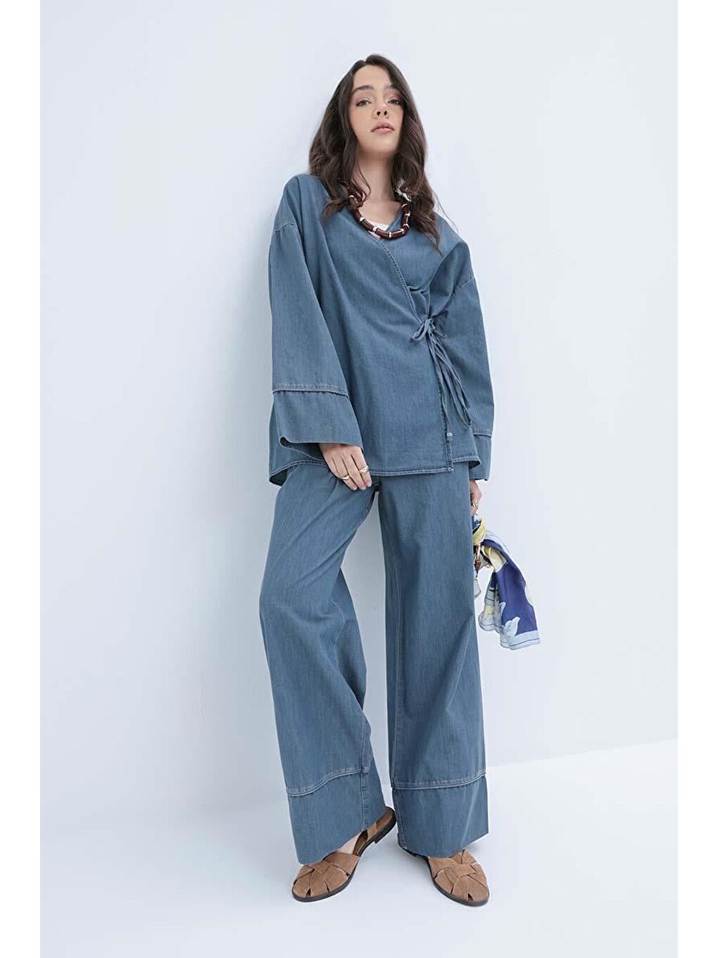 Açık Mavi-Bel Bağlamalı Pantolonlu Takım