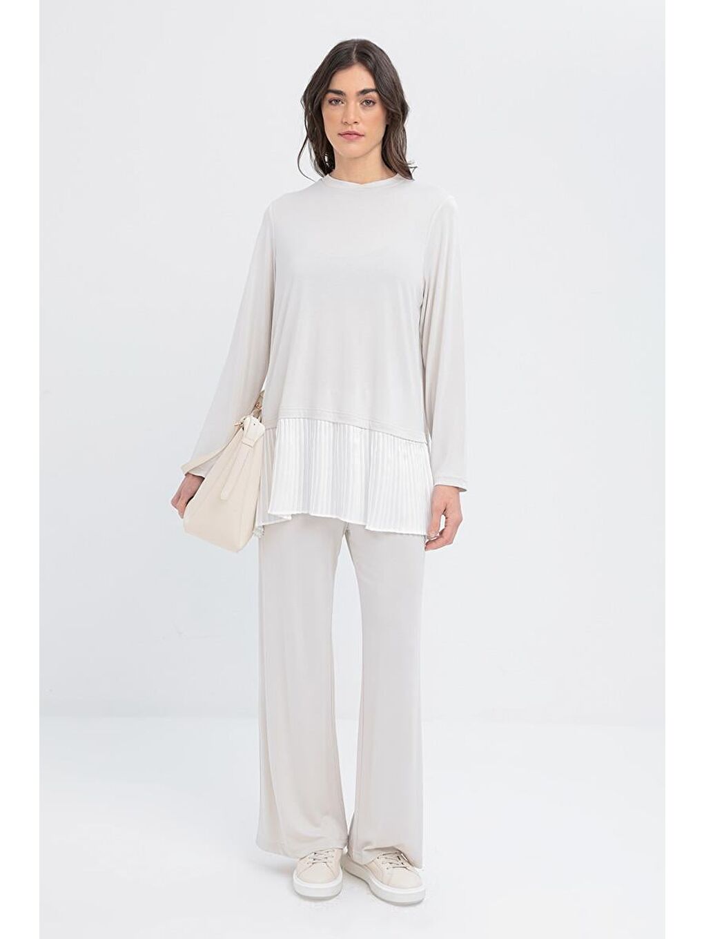 Bej Taş-Pilise Garnili Pantolonlu Takım