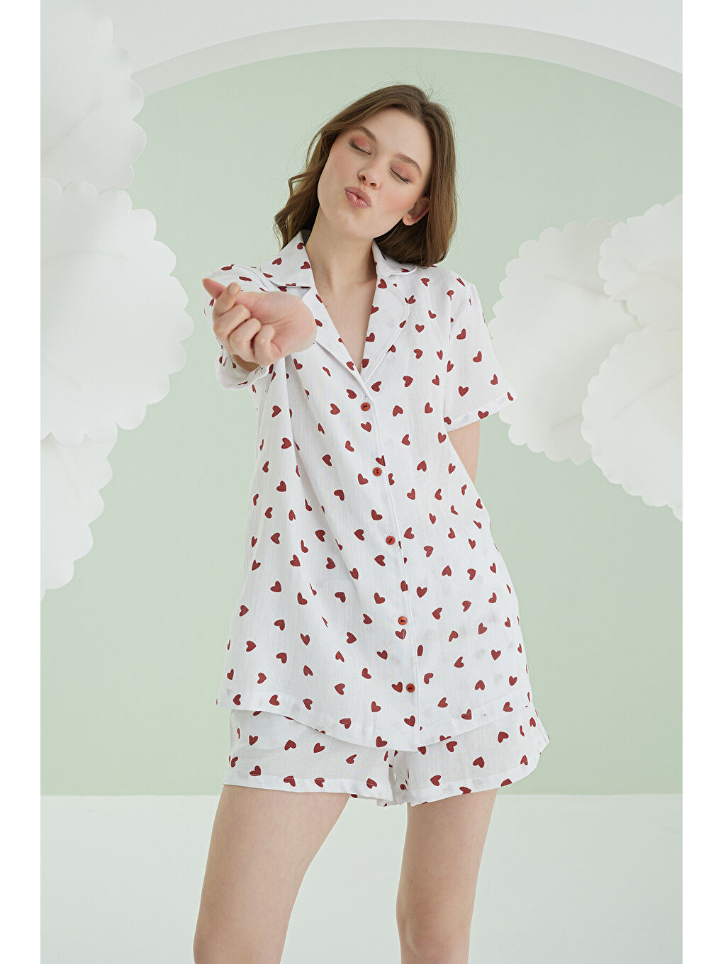 Ekru Kalpli Şortlu Önden Düğmeli Pijama Takımı