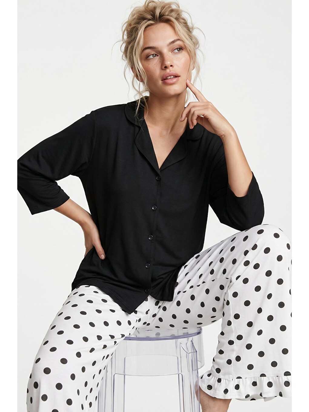 Siyah İnce Soft Örme Mevsimlik Düğmeli Pijama Takımı 8053