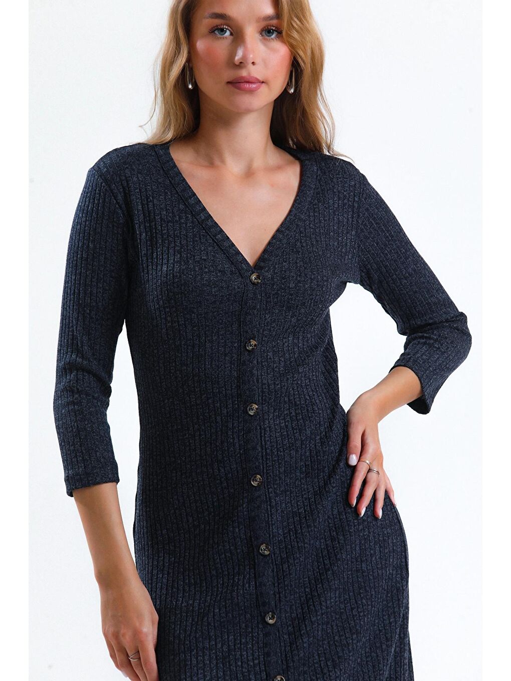 Antrasit Düğme Detaylı Fakir Kol İnce Midi Boy Triko Elbise IZ02464710-2