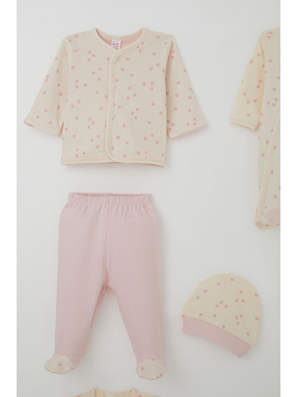 Ekru Kız Bebek Hastane Çıkışı 8 Li Çiçek Desenli Krem (0-3 Ay)-2