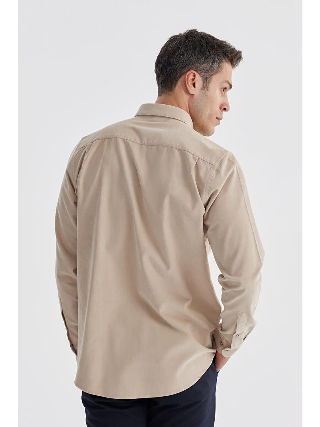 Bej Comfort Fit Düğmeli Yaka %100 Pamuklu Kadife Gömlek-3