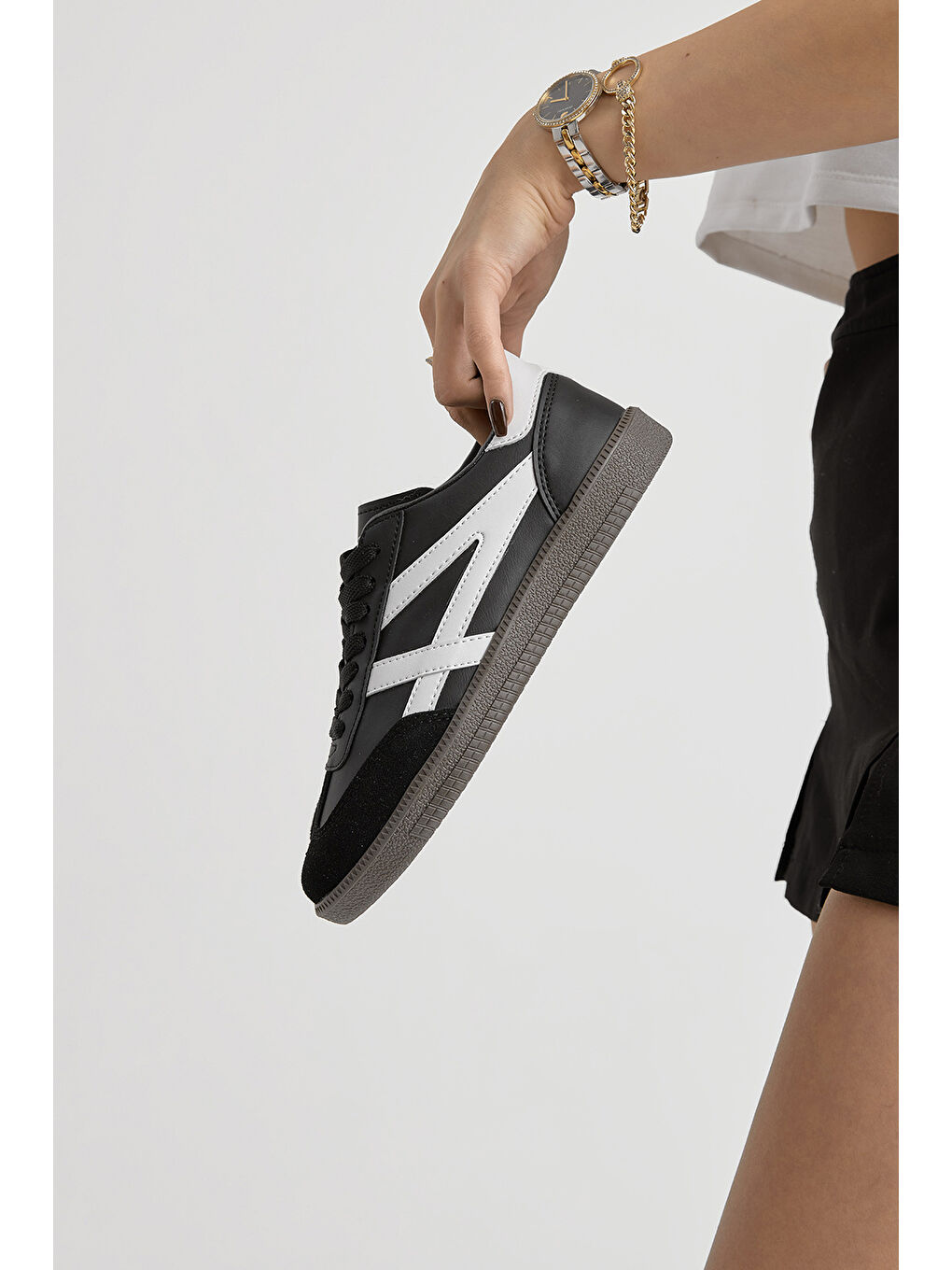 Unisex Siyah Beyaz Termo Taban Yanı Şeritli Bağcıklı Spor Ayakkabı