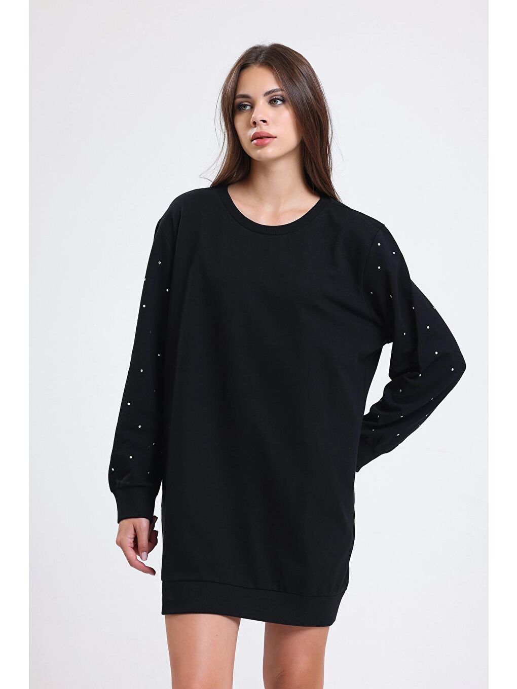 Siyah Bisiklet Yaka Uzun Kolları Boncuk İşlemeli Mini Boy Elbise IZ10BIG-3