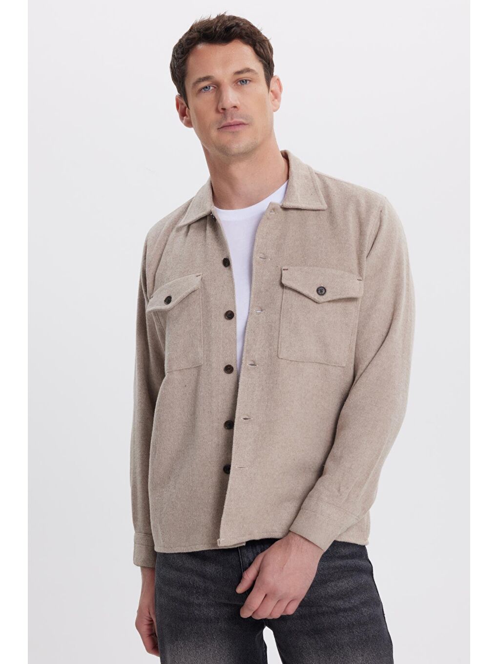 Bej Erkek Regular Fit Rahat Kesim Çift Cep  Kapaklı Çıtçıtlı Vizon Gömlek-1