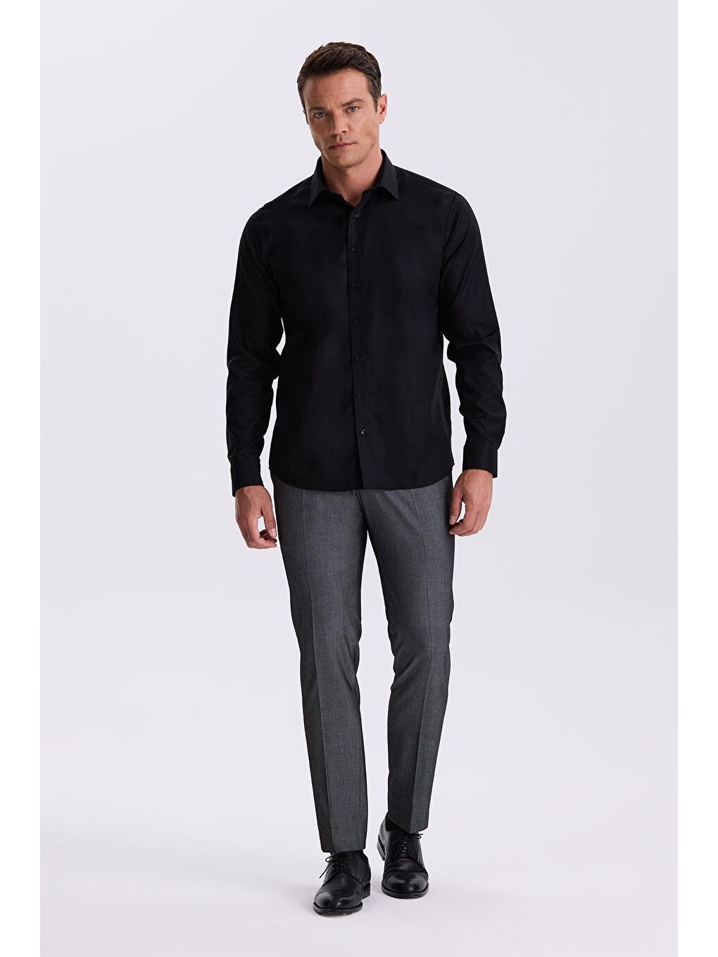 Siyah Comfort Fit Ütü Gerektirmeyen %100 Pamuk Non İron Gömlek-1