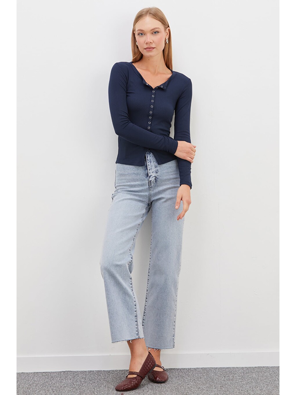 Lacivert Önü Çıtçıtlı Ribanalı Slim Fit Bluz-2