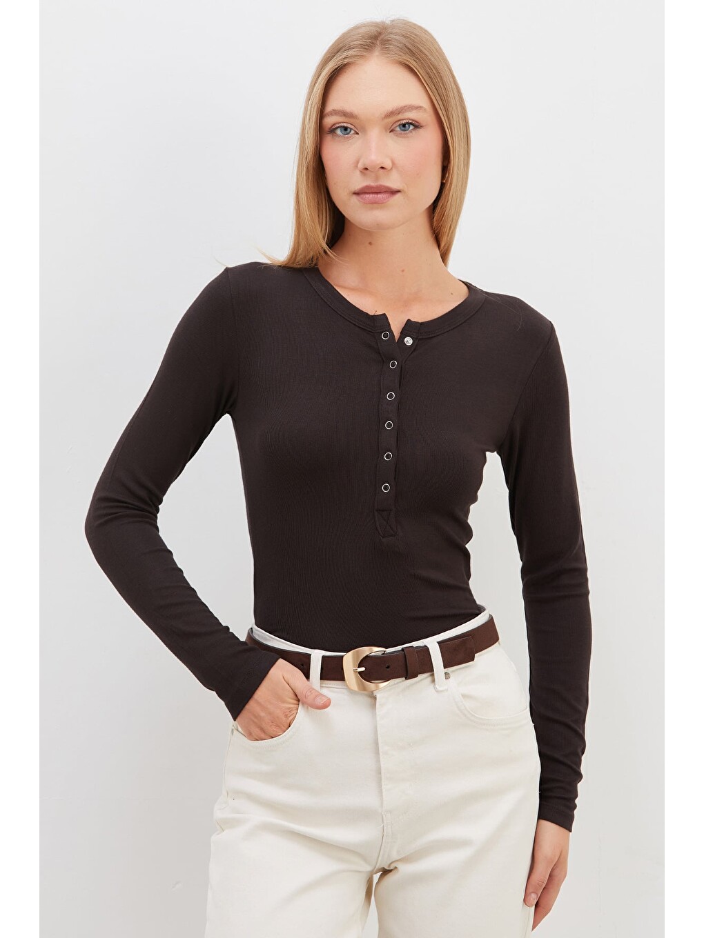 Kahverengi Yarım Çıtçıtlı Slim Fit Bluz