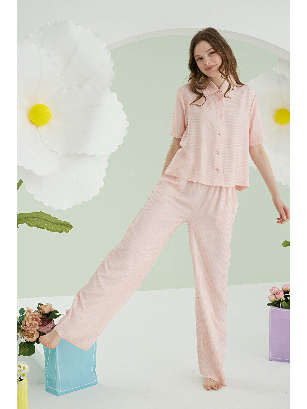 Pembe Çizgili Önden Düğmeli Pijama Takımı