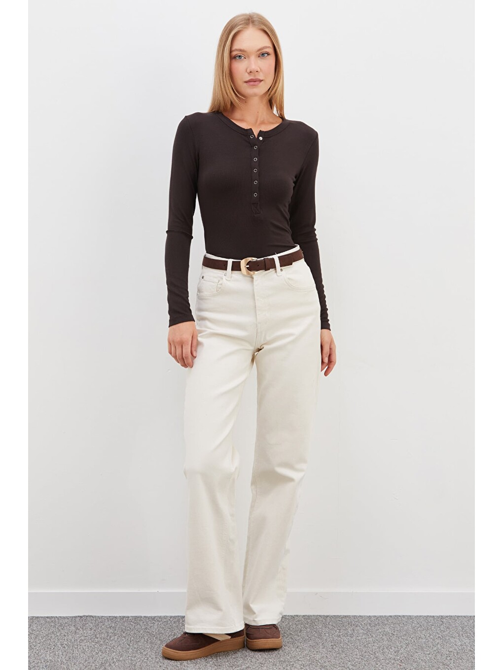 Kahverengi Yarım Çıtçıtlı Slim Fit Bluz-3