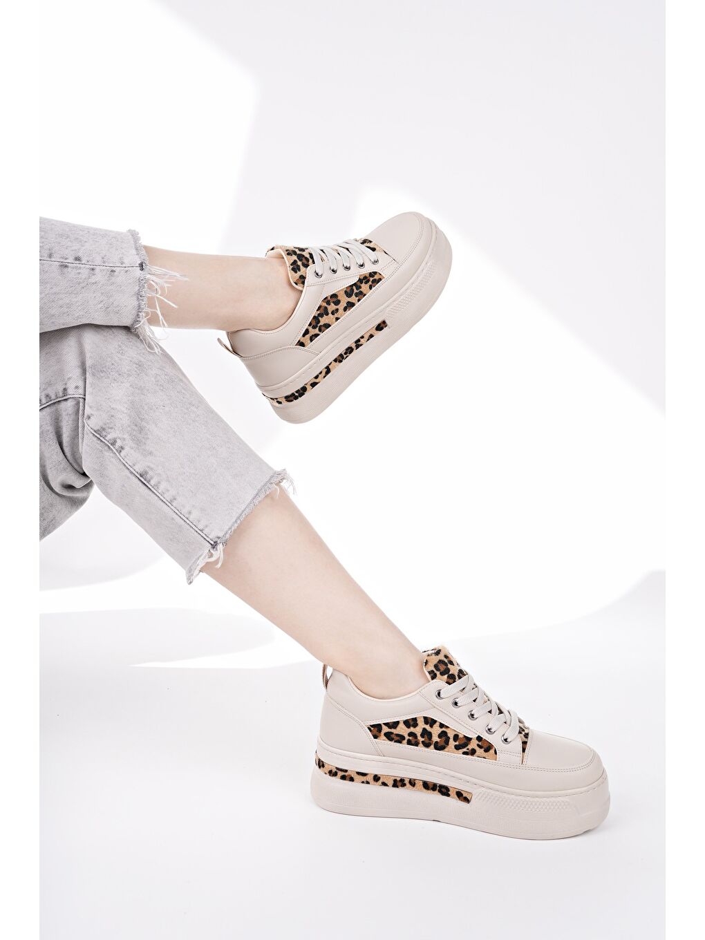 Bej ZARİNA Kadın Kalın Taban Leopar Desenli Bağcıklı Günlük Sneaker Spor Ayakkabı-5