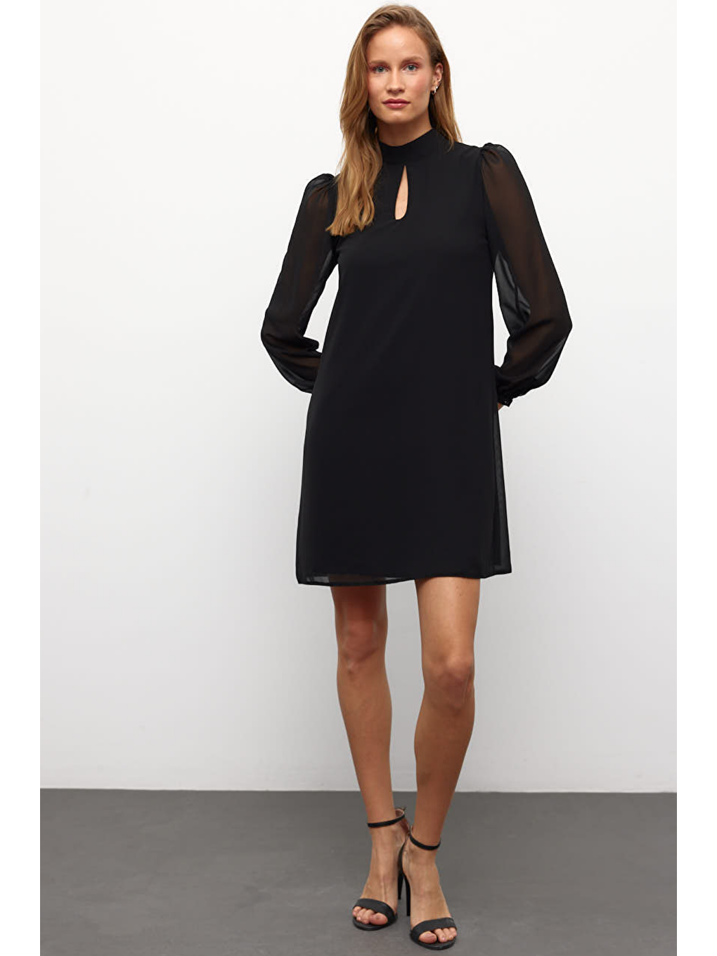 Muni Muni Düz Renk Uzun Kollu Astarlı Şifon Elbise-Siyah