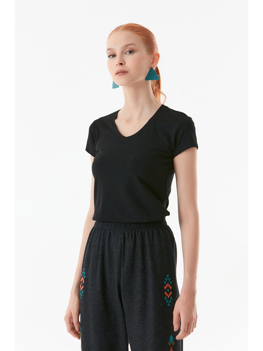 Siyah Basic V Yaka Tişört